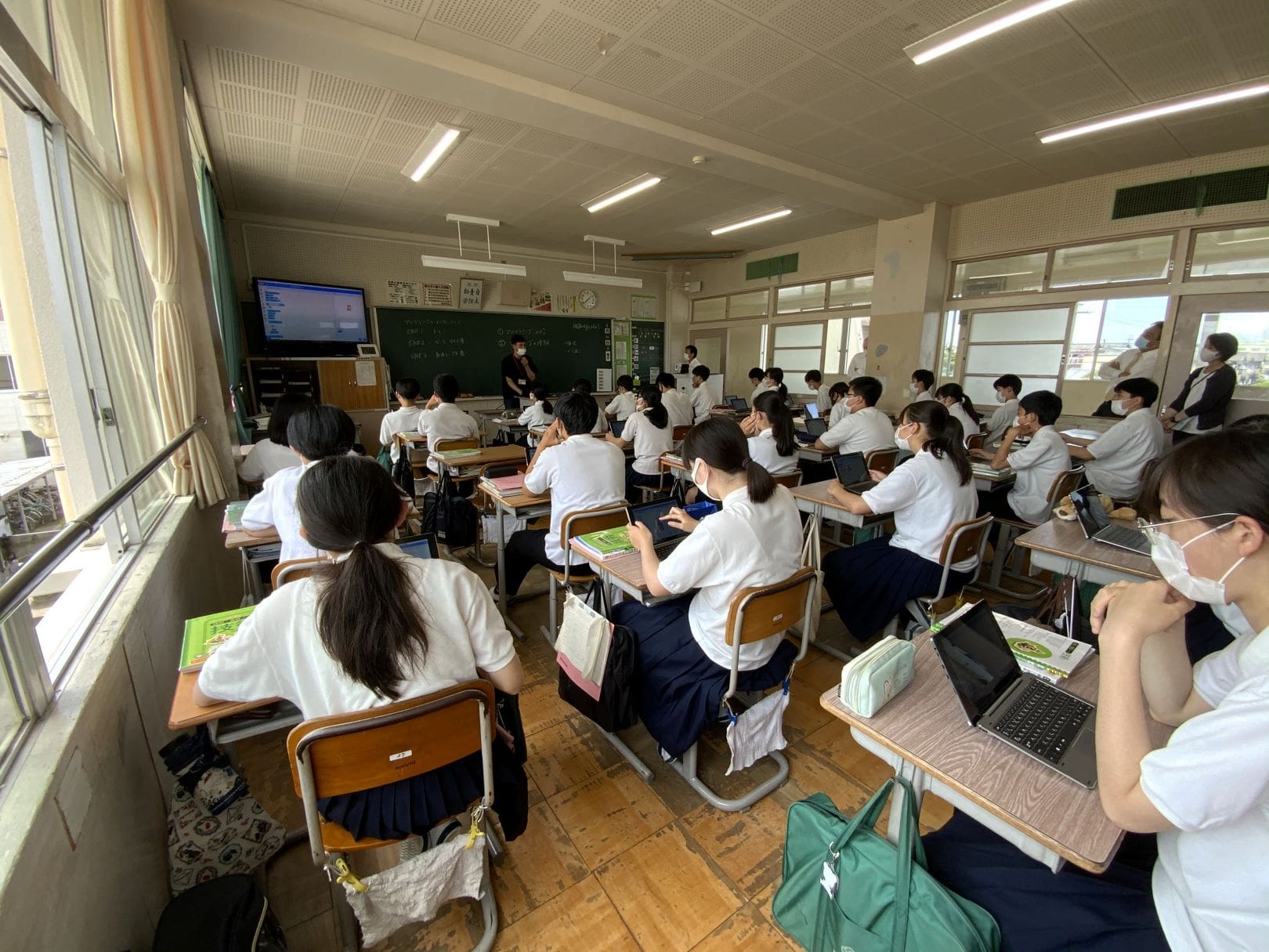 中村先生の授業を受ける子どもたち